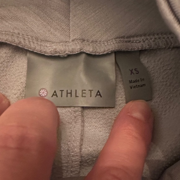 Athleta Light Gray mock Neck workout top kangaroo pockets thumb holes athleisure - Picture 2 of 7
